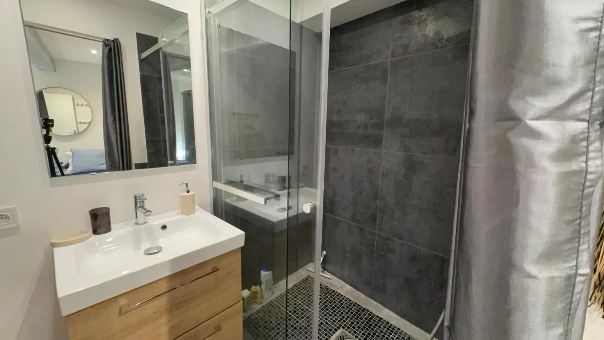 Villeneuve-Les-Avignon Studio 35M 2 公寓
